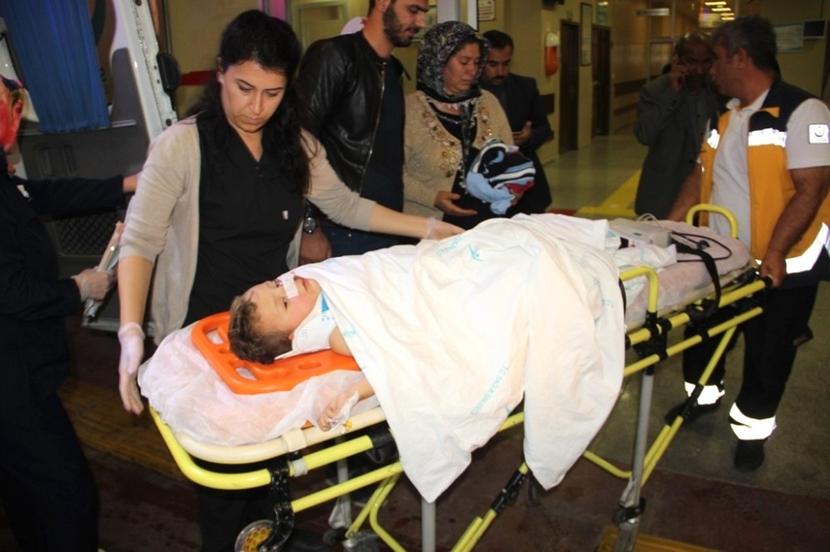 Otomobilin Çarptığı 3 Yaşındaki Çocuk Yaralandı