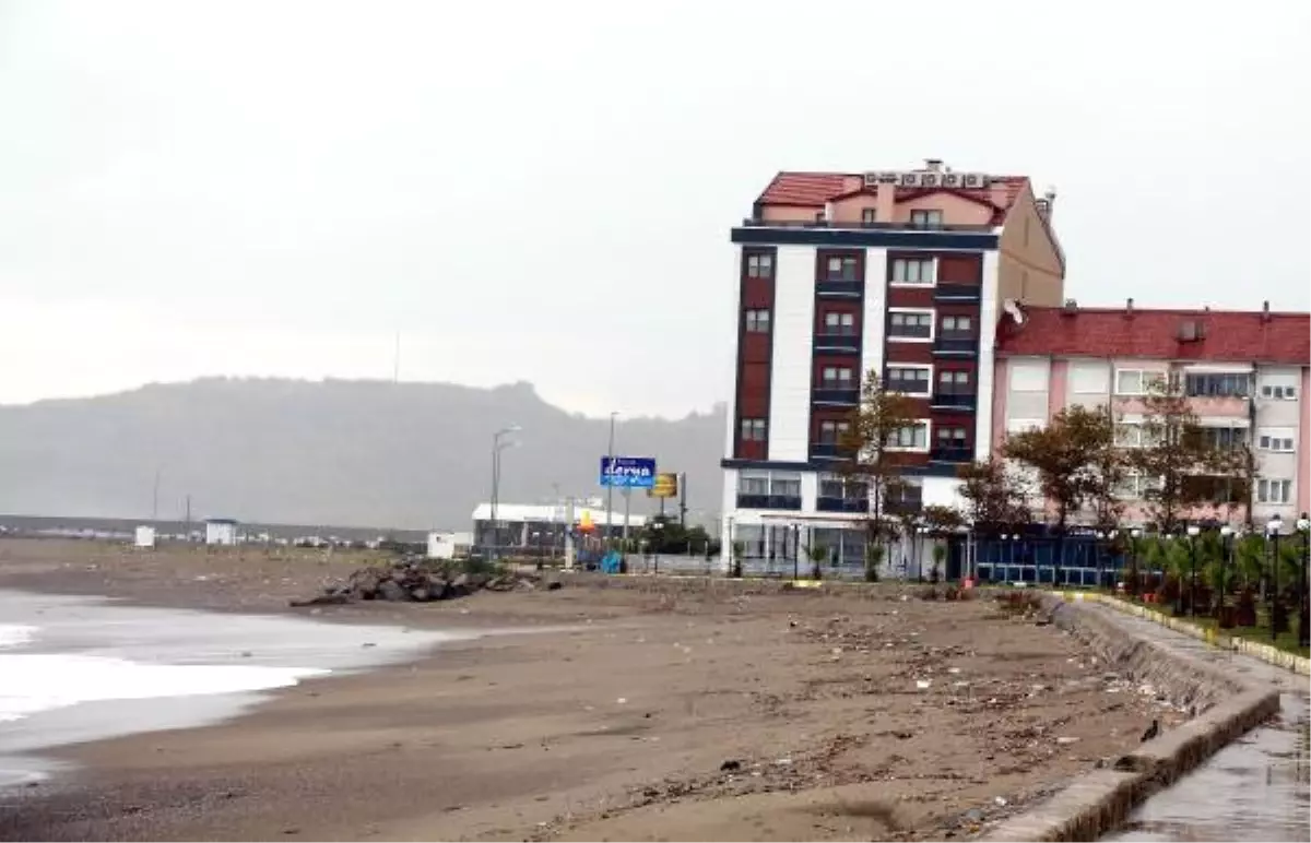 Sahile Bina Yaptıran Başkan Ünal: Kanuna Aykırı Bir Gram Şey Yok
