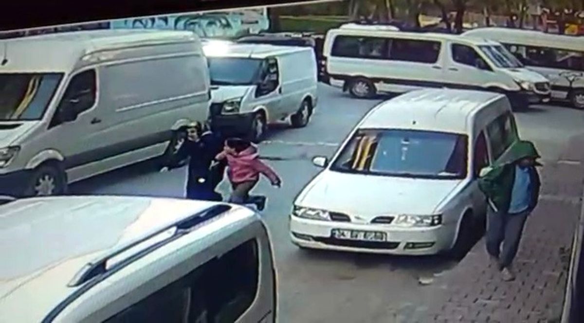 Servis Şoförüne Silahlı Saldırı Anı Kameralara Yansıdı