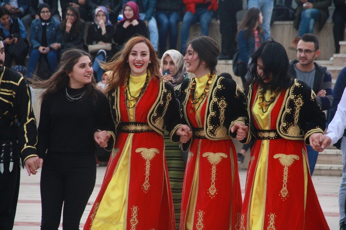 Sınav Stresinden Kurtulmak İçin Horon Teptiler