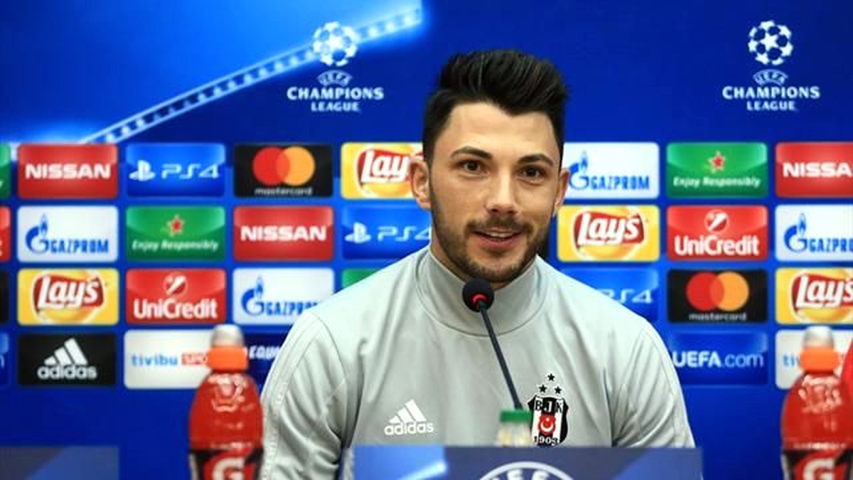 Tolgay Arslan: "Parasını Biriktirip Gelen Seyircileri Sevindirmeye Mecburuz"