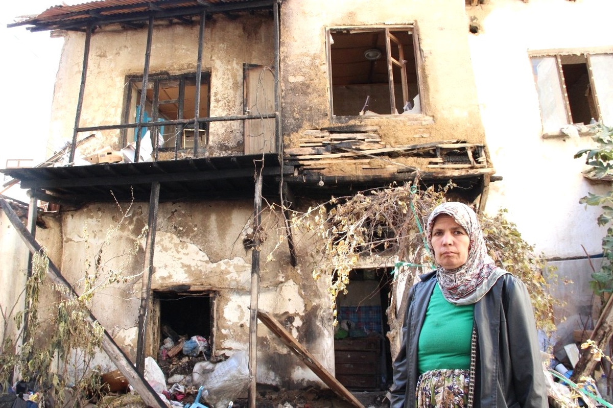 Yangında Tüm Eşyaları Yandı, O İse Sadece Kış İçin Kömür İstedi
