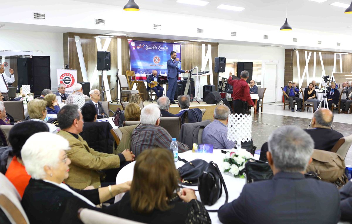 "Yürekli Şiirler" Bayraklı\'da
