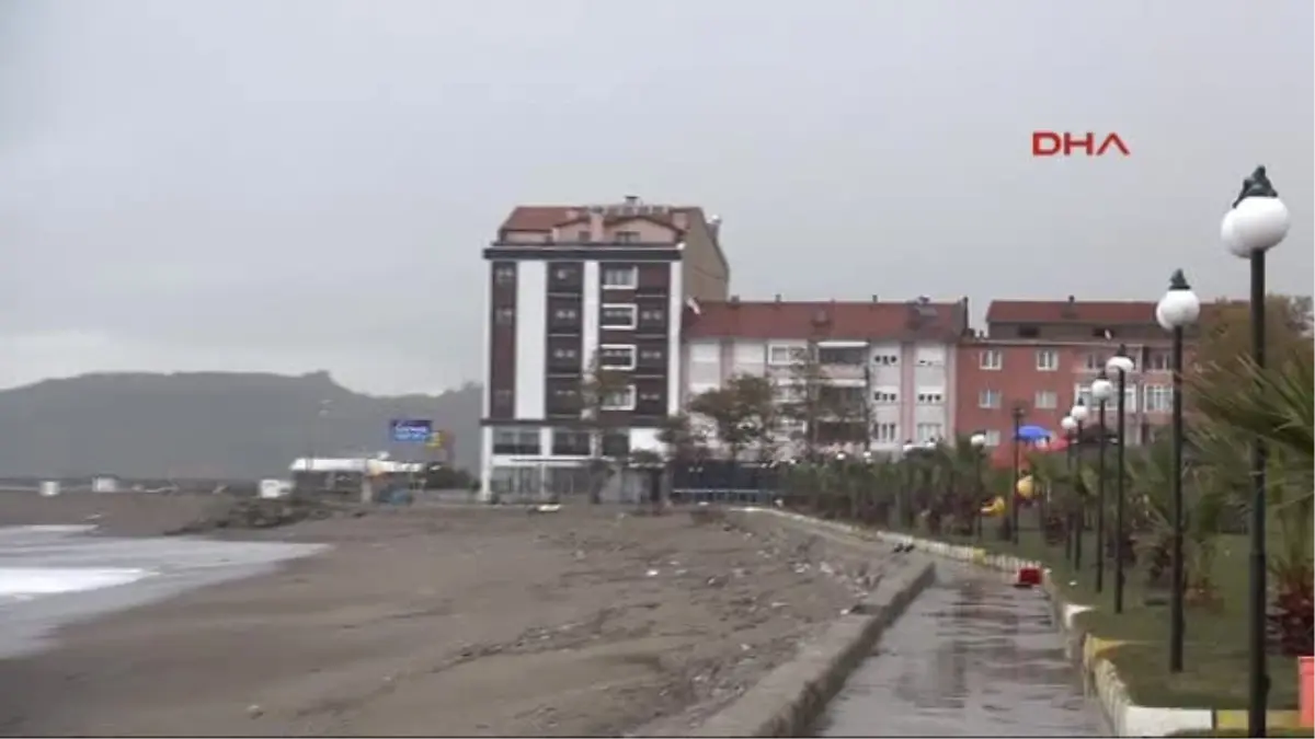Zonguldak Sahile Bina Yaptıran Başkan Ünal: Kanuna Aykırı Bir Gram Şey Yok
