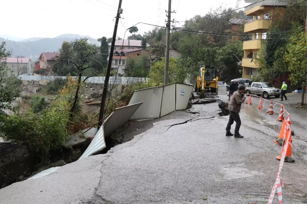 Zonguldak\'ta Şiddetli Yağış Sonrası Heyelan