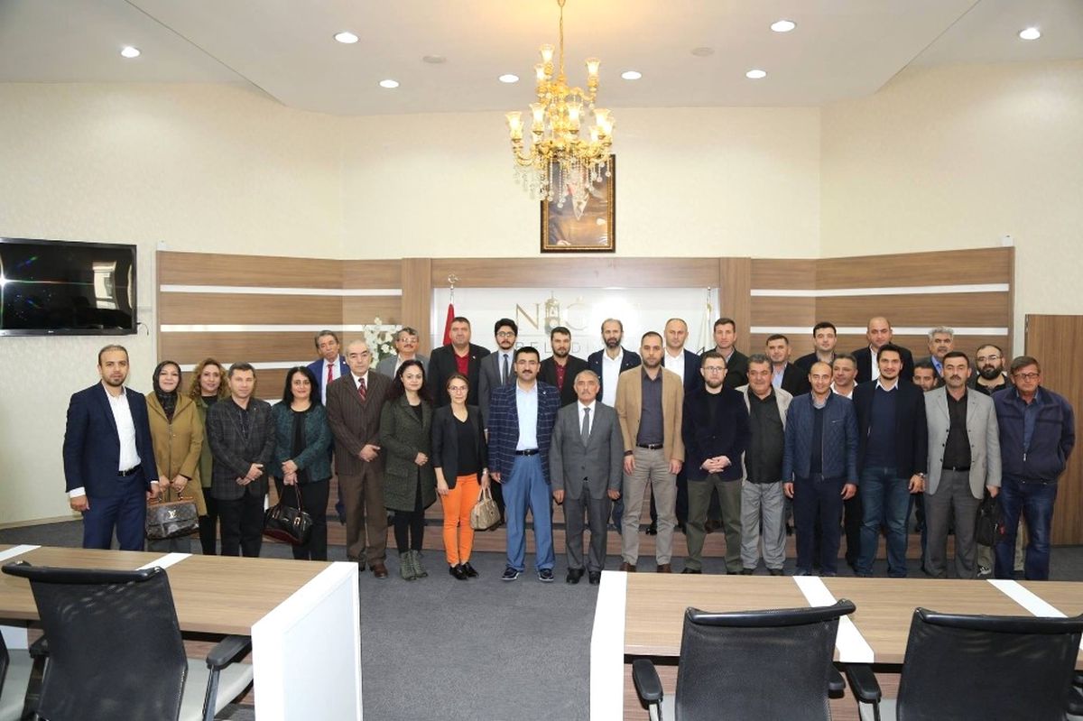 AK Parti İl Yönetiminden Belediye Başkanı Rifat Özkan\'a Ziyaret