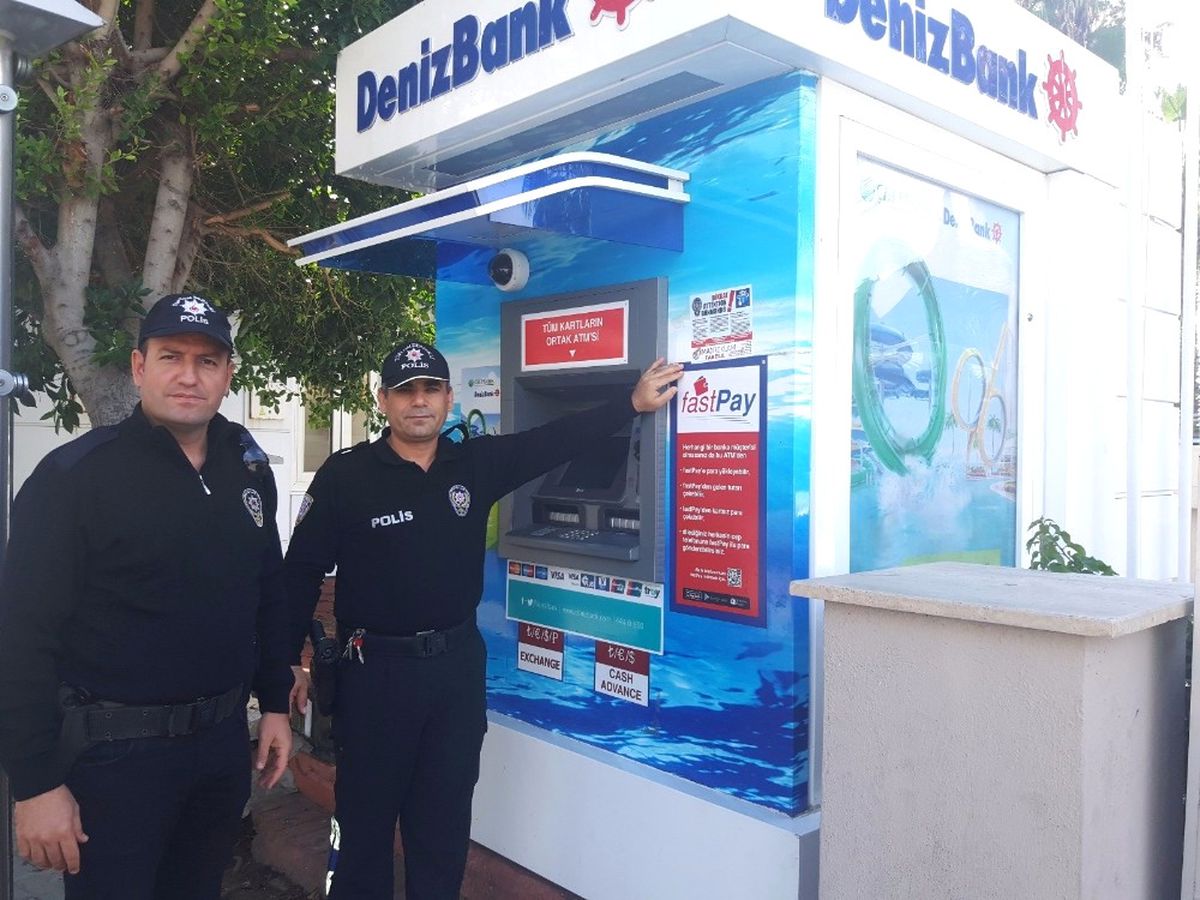 Alanya\'da Atm Dolandırıcılığına Üç Ayarı Dilde Afişli Önlem