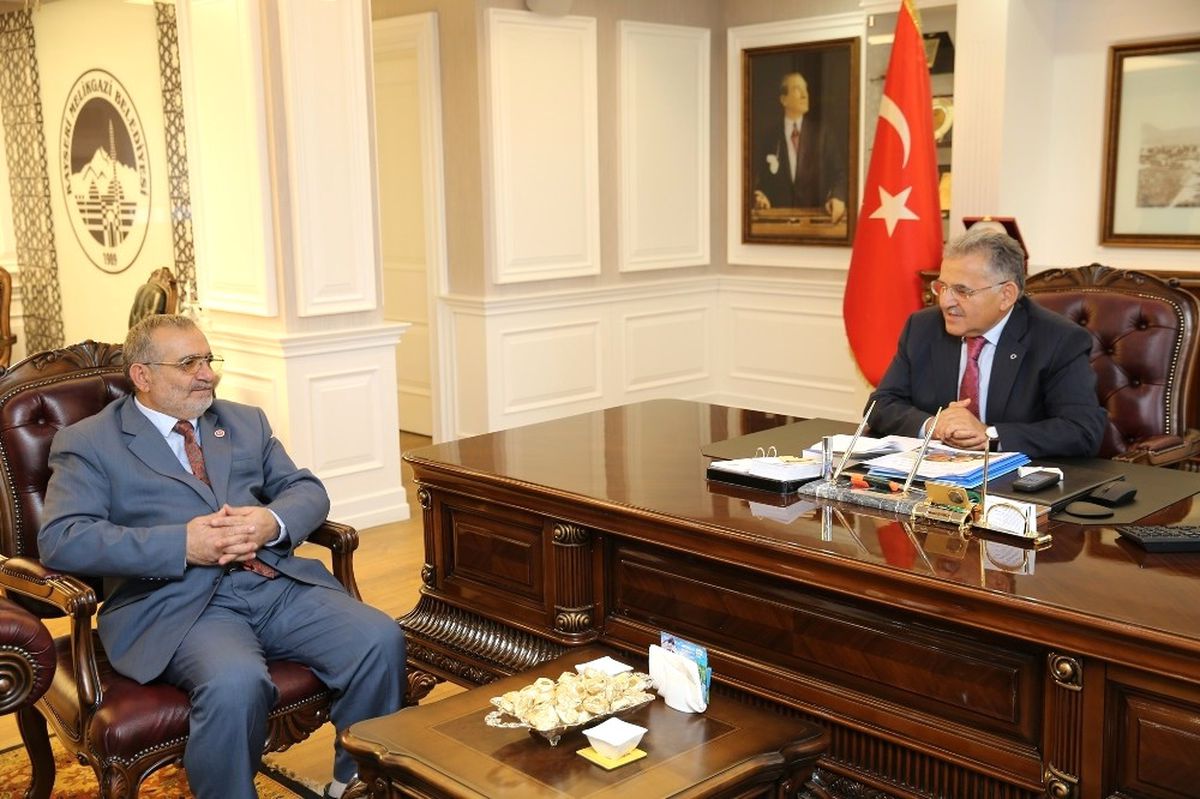 Anadolu Muhtarlar ve Mahalli İdareler Derneği Temsilcileri Melikgazi Belediyesini Ziyaret Etti