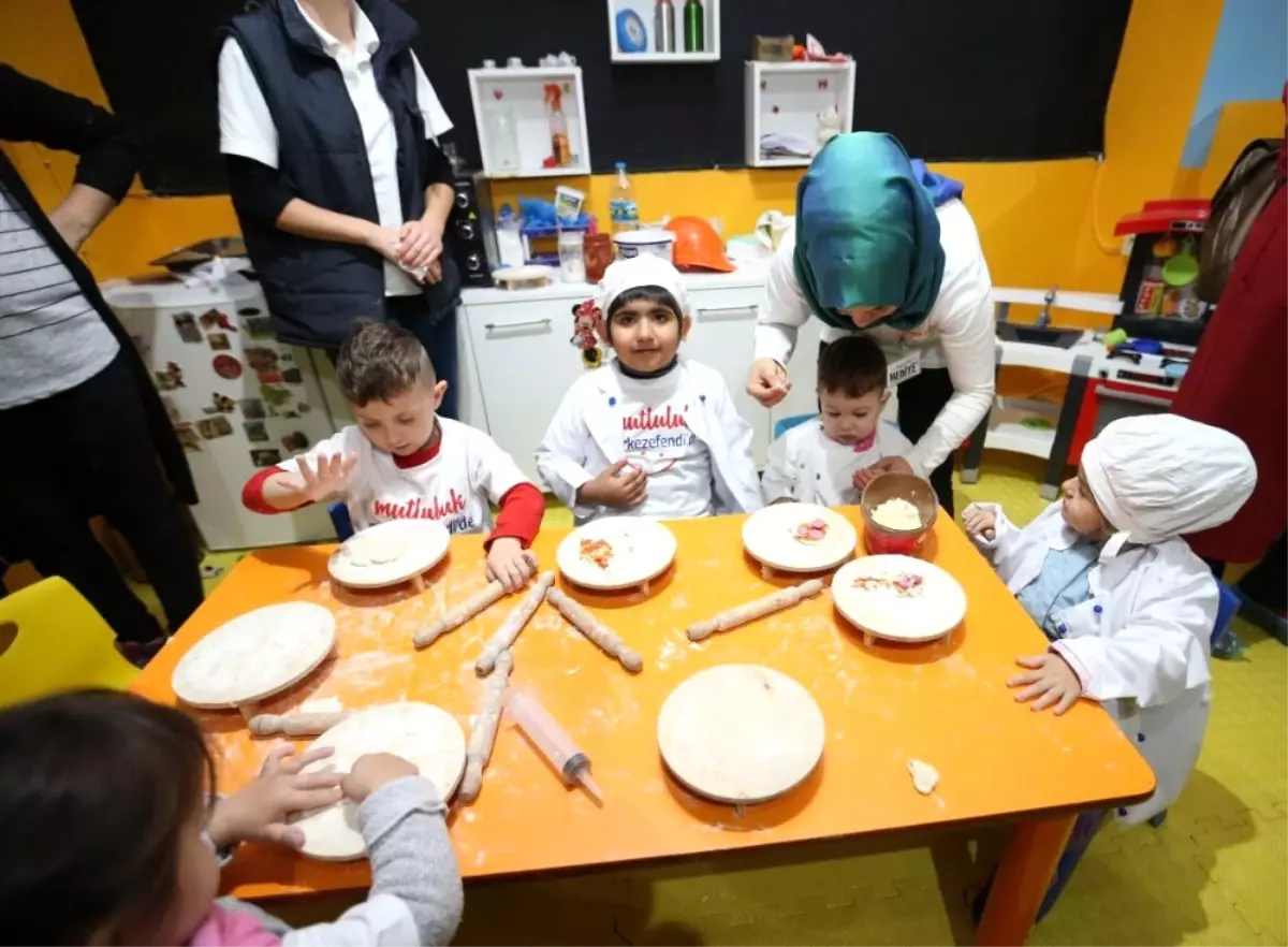 Anaokulu Öğrencileri Meslekleri Yerinde Öğreniyor