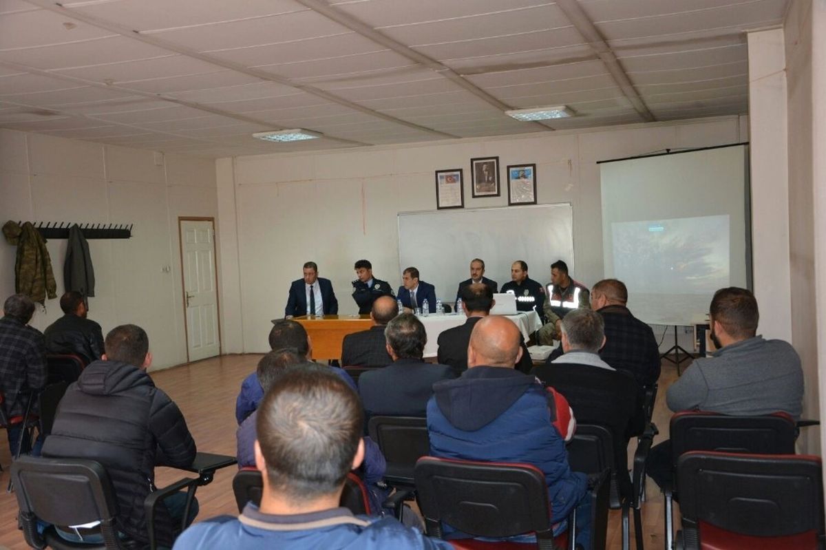 Aşkale\'de Öğrenci Servislerine Yönelik Güvenlik Toplantısı