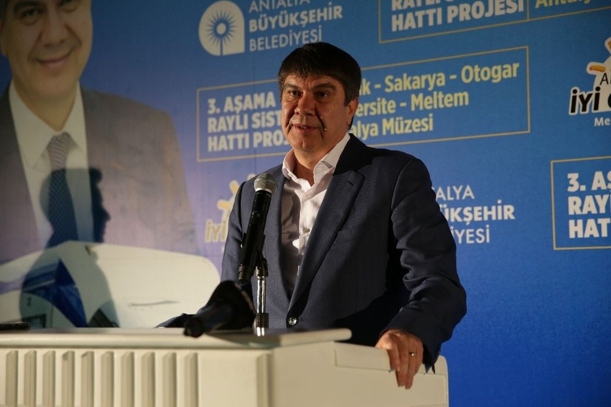Başkan Türel, 3 Mahalleye 3. Etap Raylı Sistem Projesini Anlattı