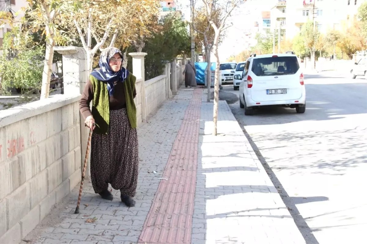 Bisikletli Kapkaççı Yaşlı Kadının Cüzdanını Alarak Kaçtı