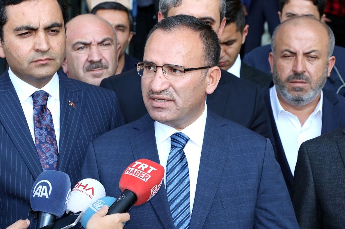 Bozdağ\'dan CHP\'ye \'Diktatör\' Eleştirisi