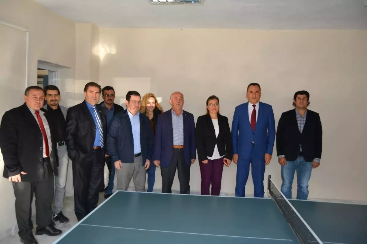 Büyükorhan\'a Spor Salonu ve Zooloji Müzesi