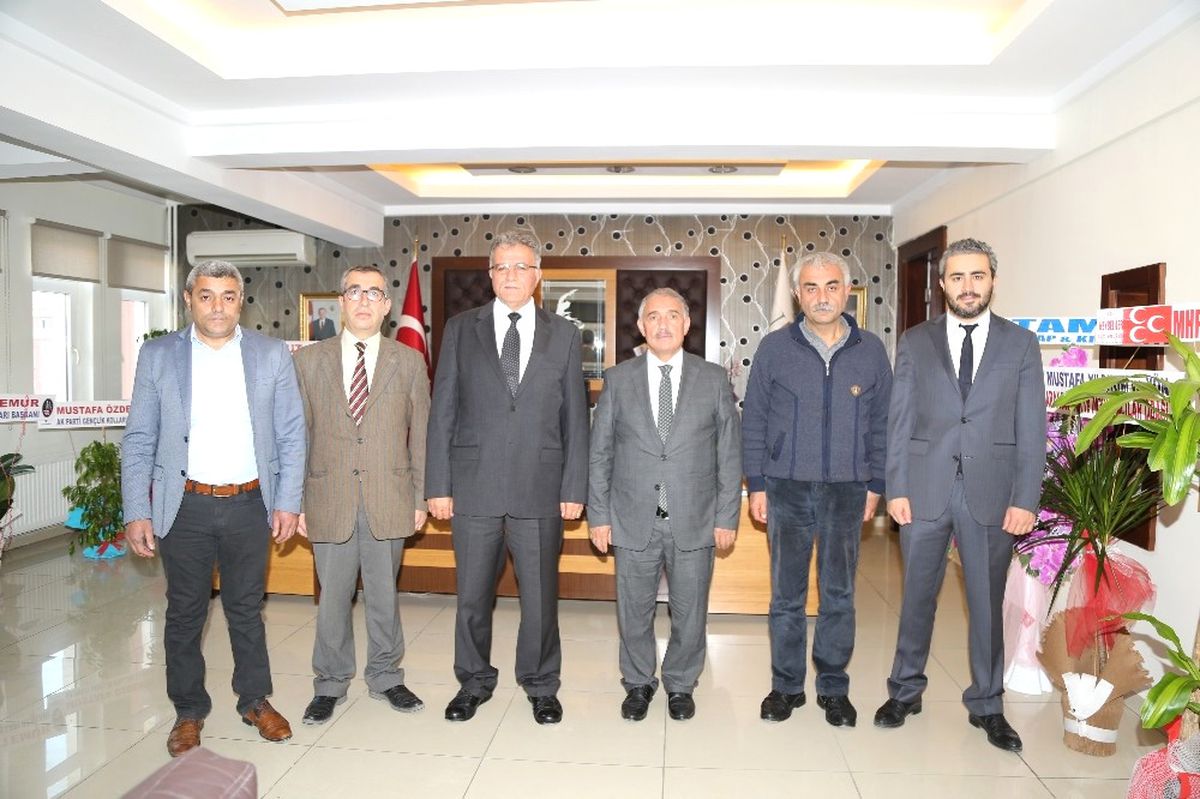 CHP\'li Meclis Üyelerinden Belediye Başkanına Ziyaret