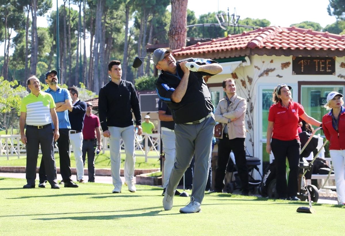 Dışişleri Bakanı Mevlüt Çavuşoğlu Golf Turnuvasında Mücadele Ediyor