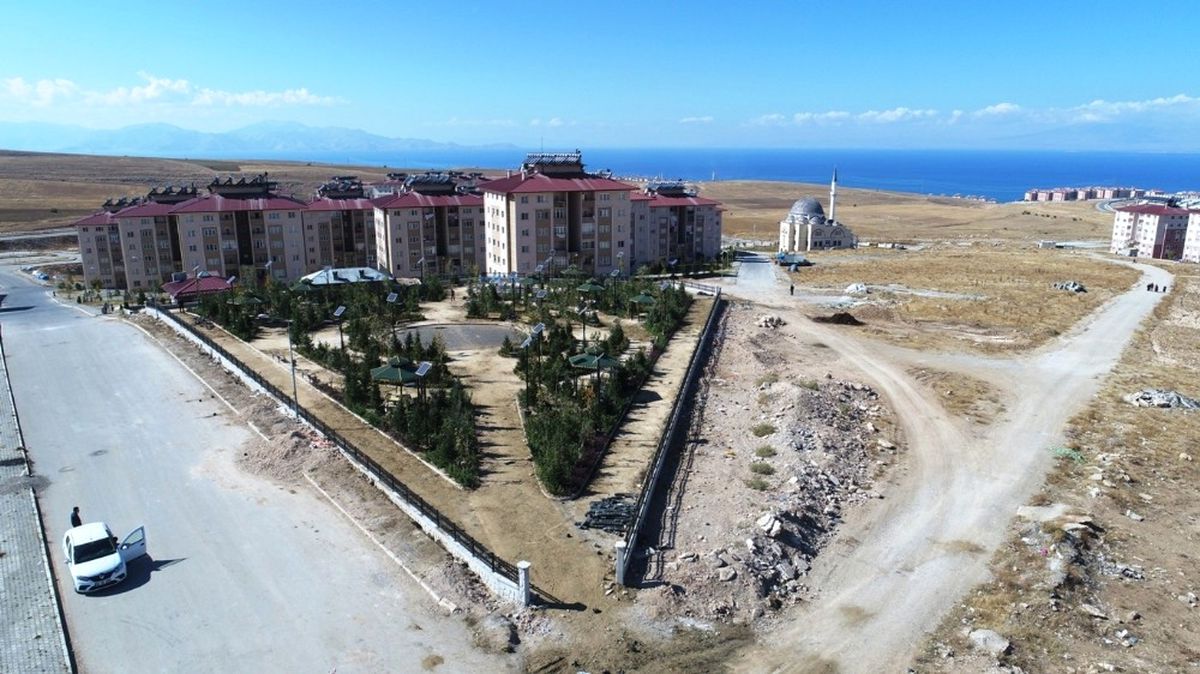 Edremit\'te \'Kardeşlik Parkı\' Hizmete Açılıyor