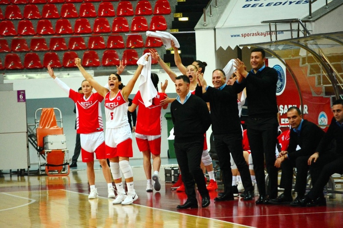 Eurocup Kadınlar E Grubu: Agü Spor: 99 - İstanbul Üniversitesi: 64