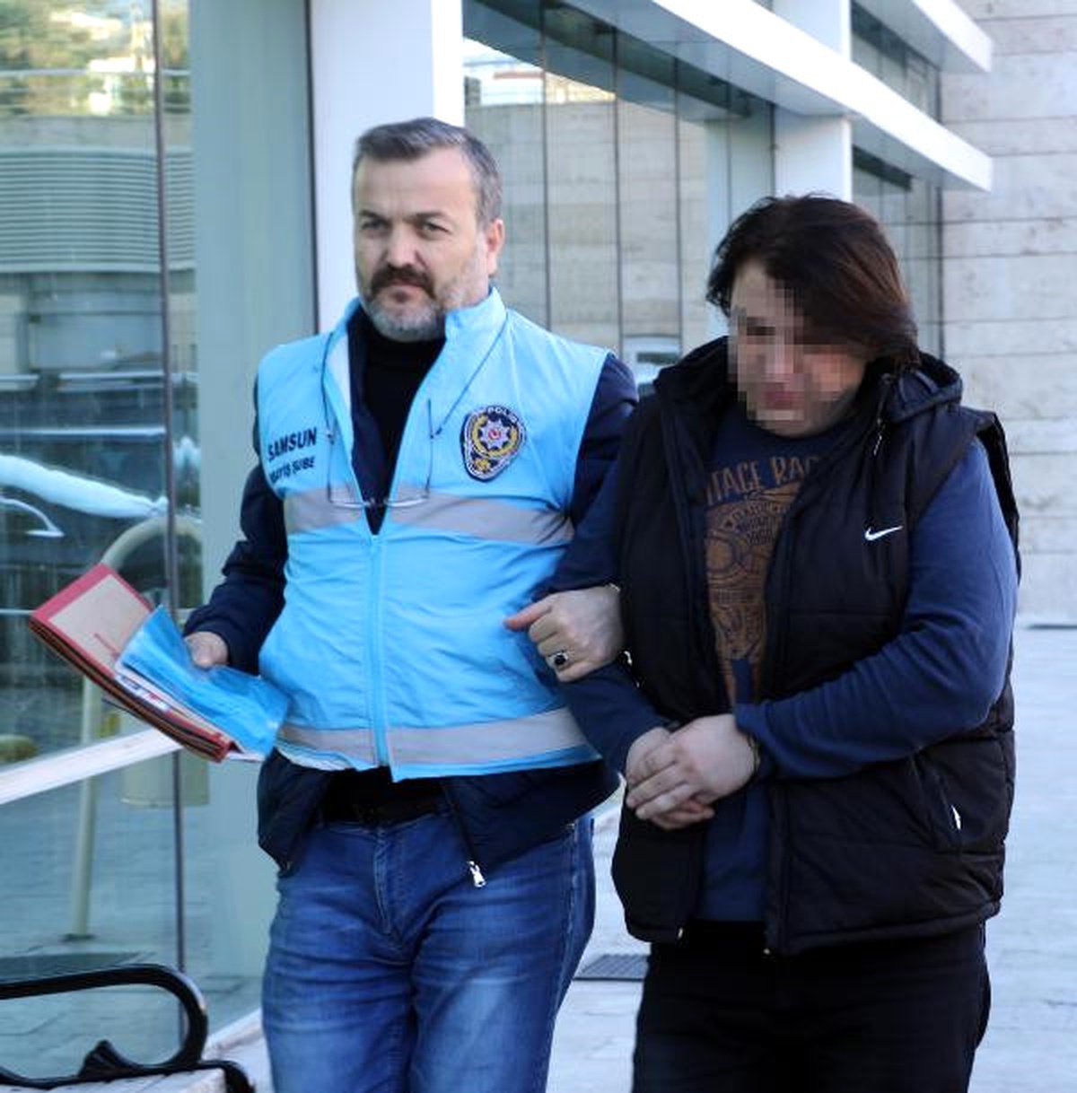 Evinde Fuhuş Yaptırdığı İddiasıyla Gözaltına Alındı