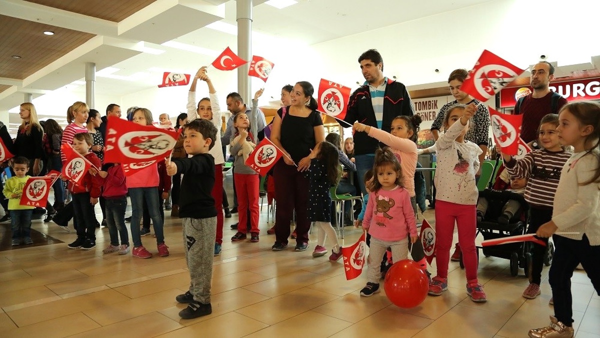 Forum Magnesia Bandosu Ziyaretçileri Coşturdu