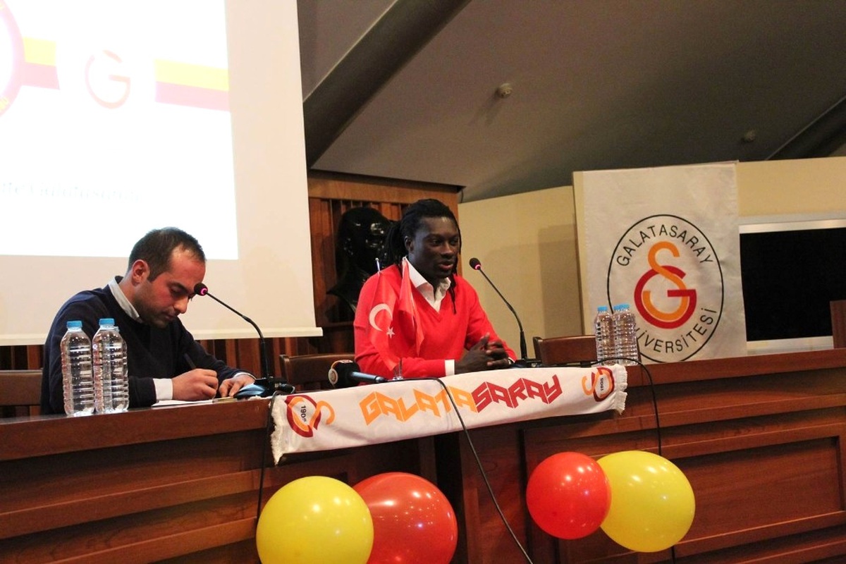 Gomis: "Galatasaray Forvetinin Çok Daha Fazla Gol Atması Lazım"