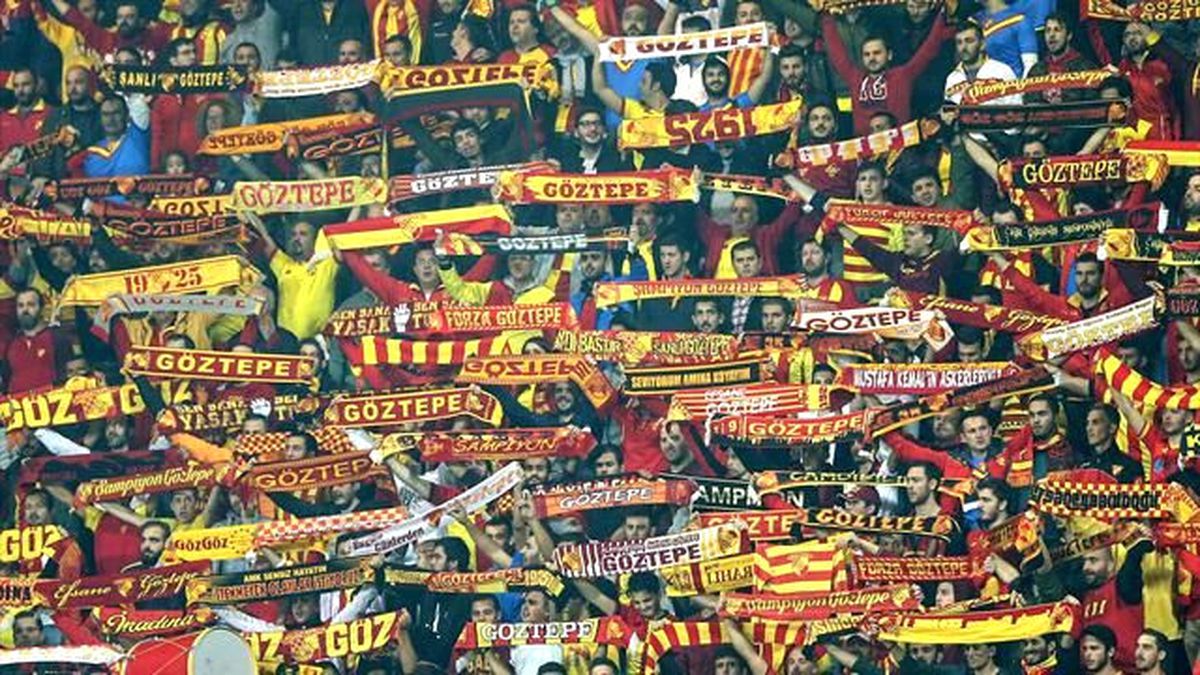 Göztepe Taraftarı Biletleri Sildi Süpürdü
