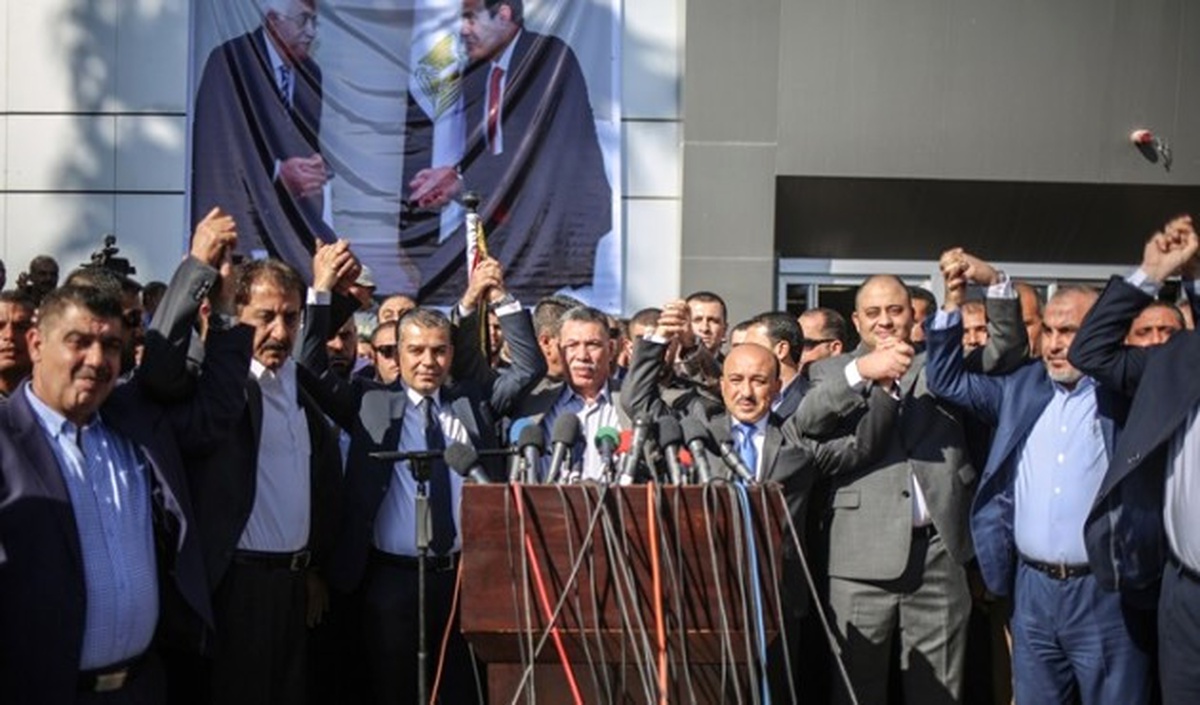 Hamas, Gazze\'deki Sınır Kapılarını Uzlaşı Hükümeti\'ne Devretti