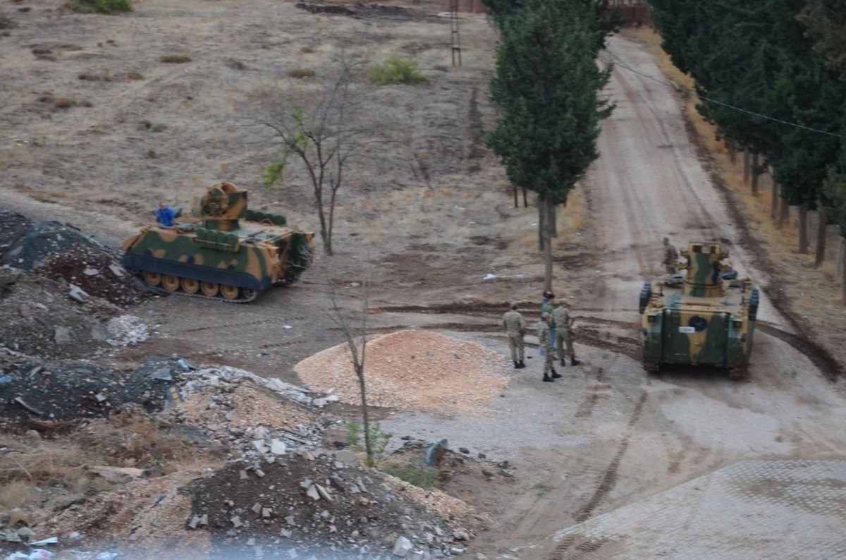 Hatay\'da Kışlaya Askeri Araç ve Personel Takviyesi