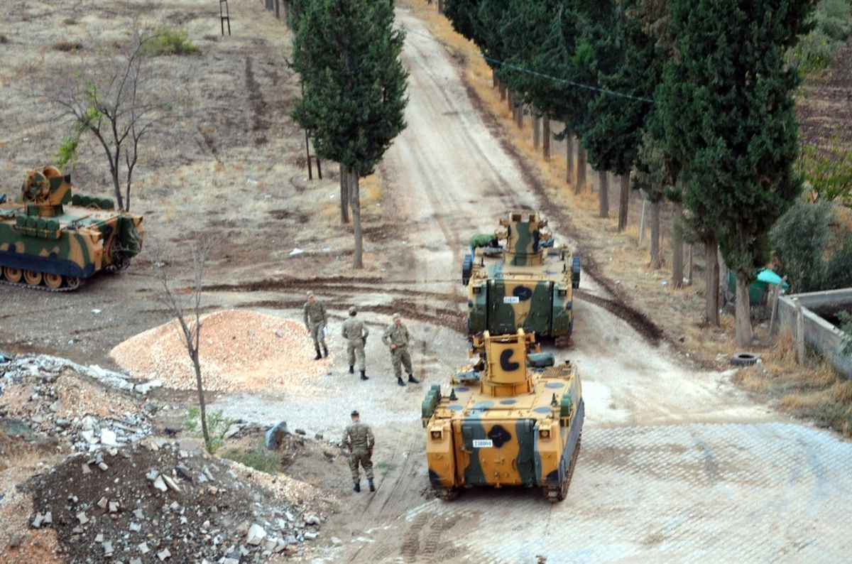 Hatay\'da Kışlaya Askeri Araç ve Personel Takviyesi