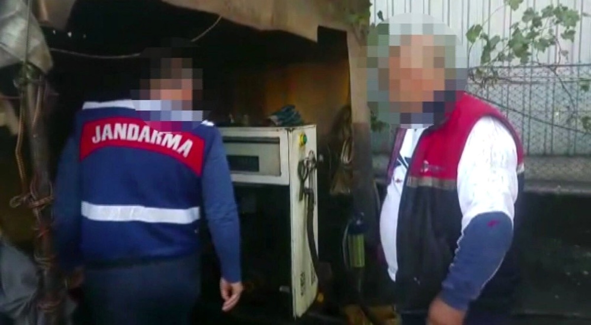 Hırsızlar Seyyar Depoyla Yakıt Çalıp Sattılar