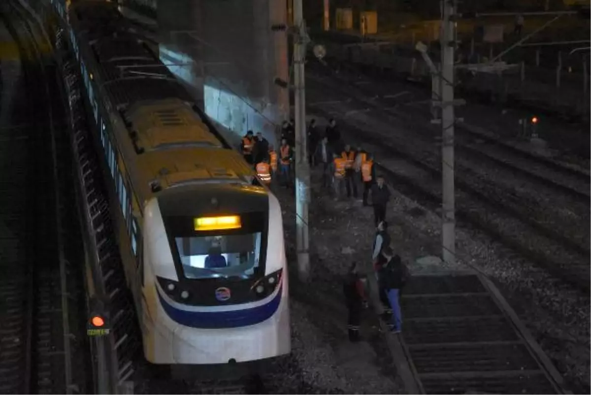 İzban Treninin Altında Kalarak Yaşamını Yitirdi