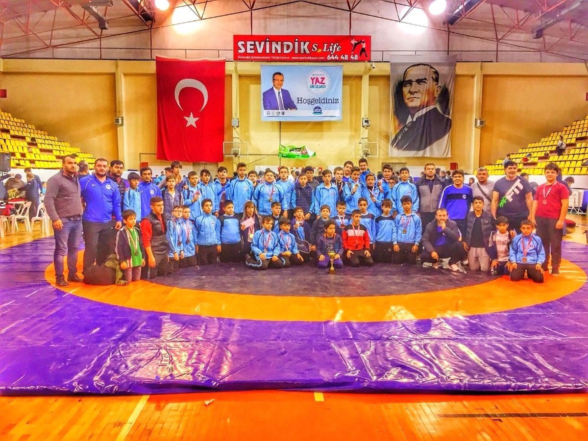 Kağıtsporlu Güreşçilerden 11 Madalya