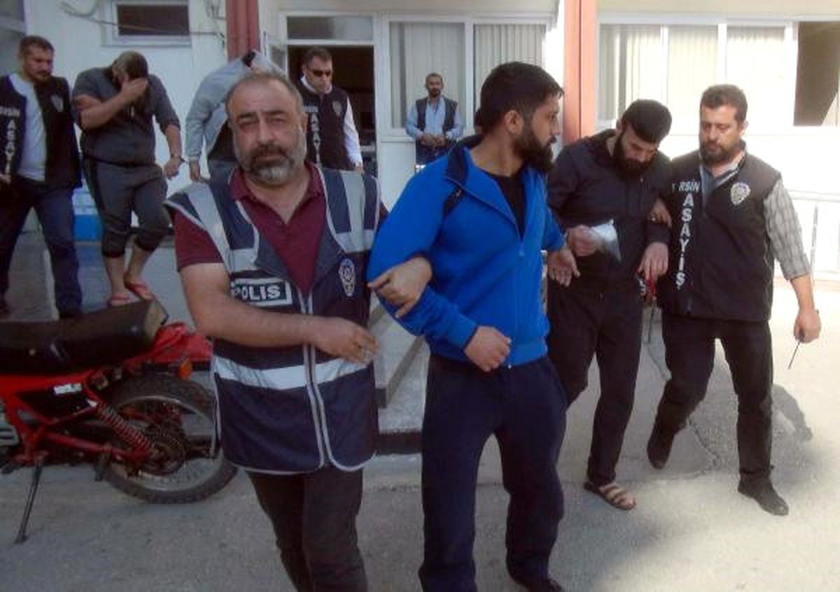 Kendilerini Polis Olarak Tanıtıp, Suriyelilerin Paralarını Gasp Ettiler