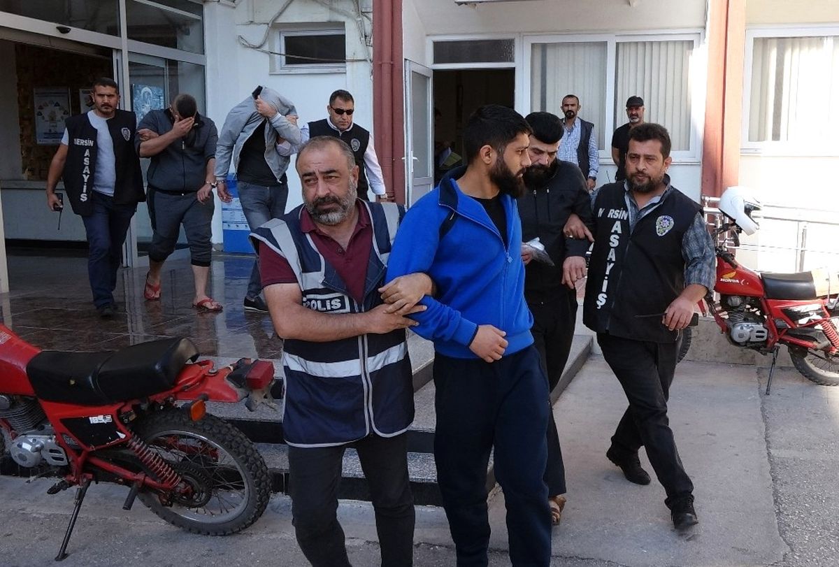 Kendilerini Polis Olarak Tanıtıp Yağma Yaptılar