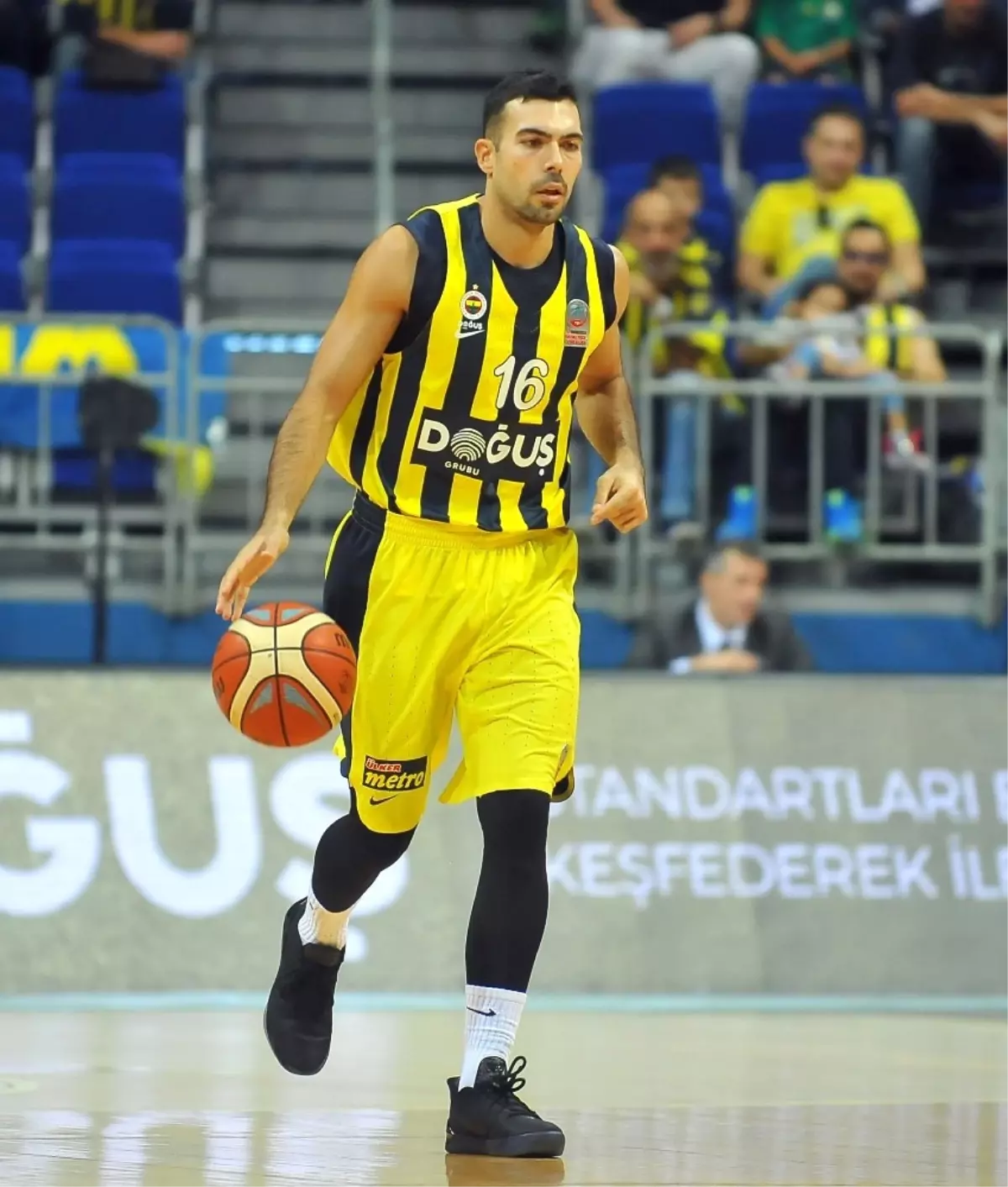 Kostas Sloukas: "Valencia\'ya Karşı 40 Dakika Konsantreli Oynamalıyız"