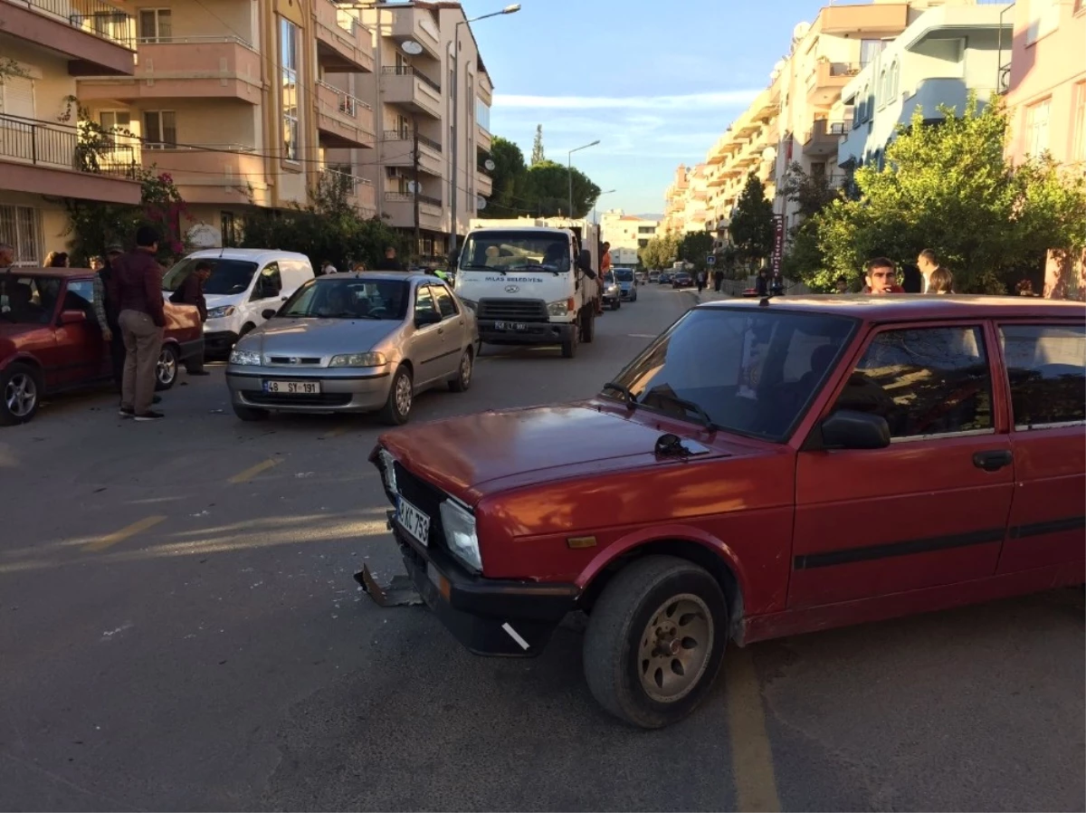 Milas\'ta Trafik Kazası: 1 Yaralı