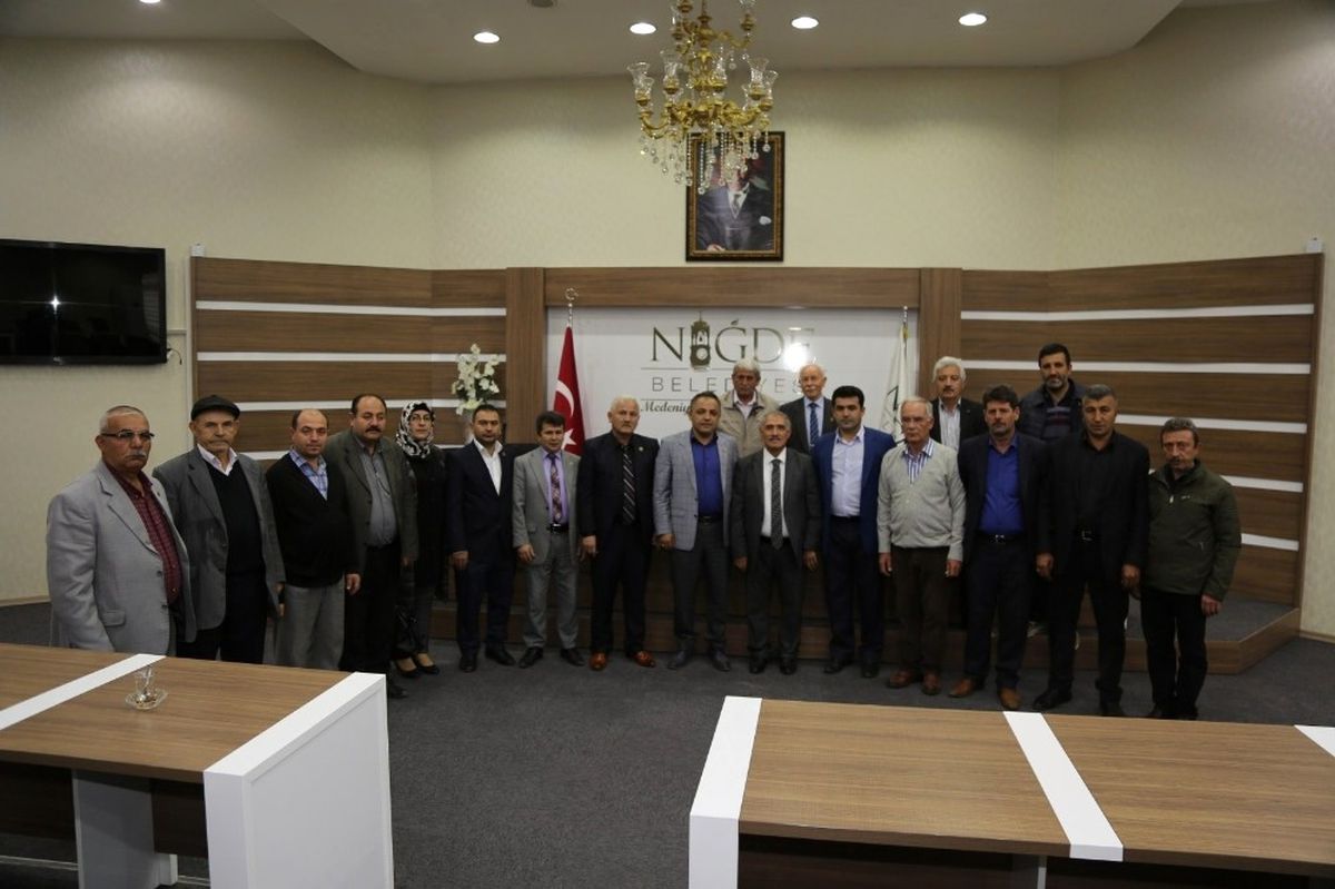 Muhtarlardan Niğde Belediye Başkanı Rifat Özkan\'a Ziyaret
