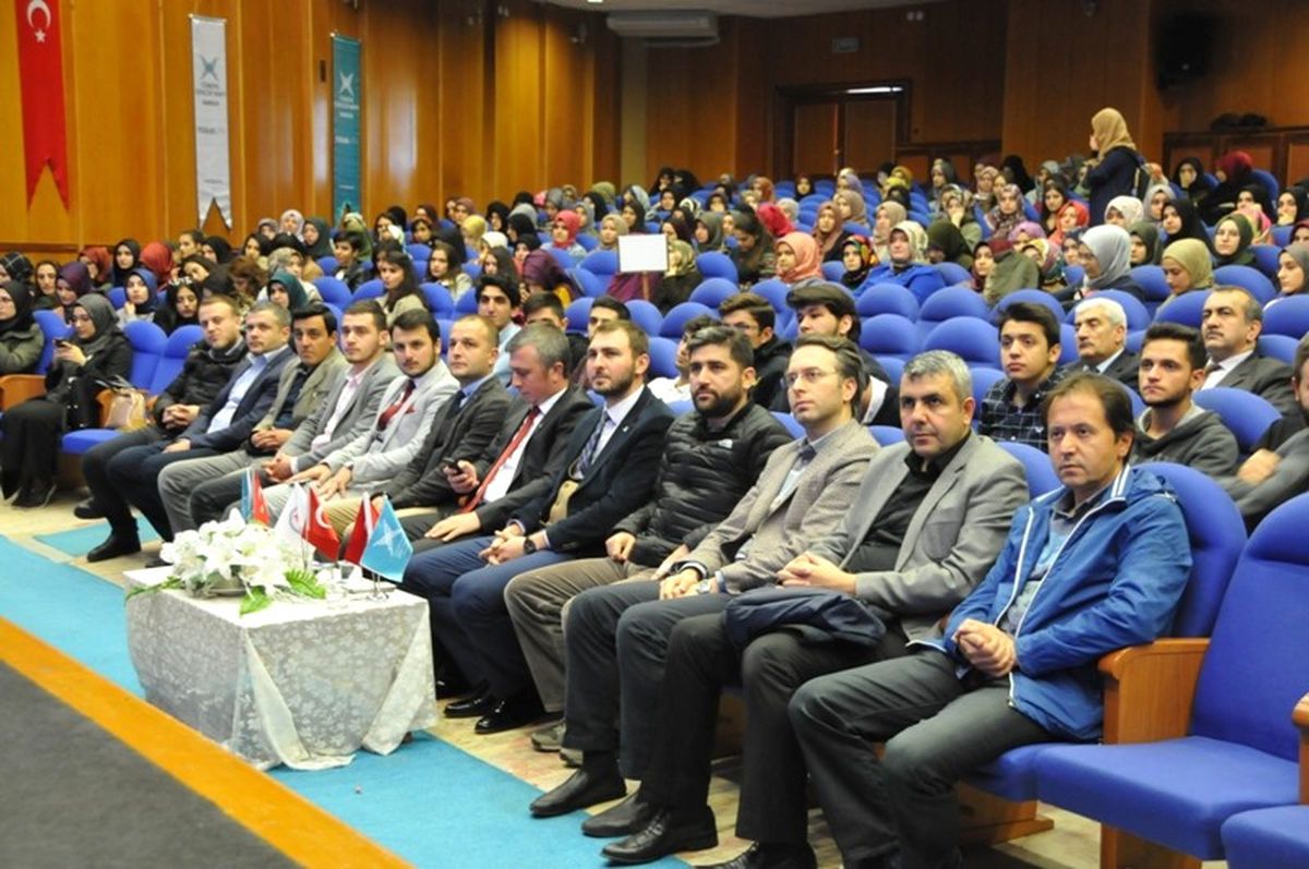 Omü\'de "Dünyanın Beklediği Genç" Söyleşisi