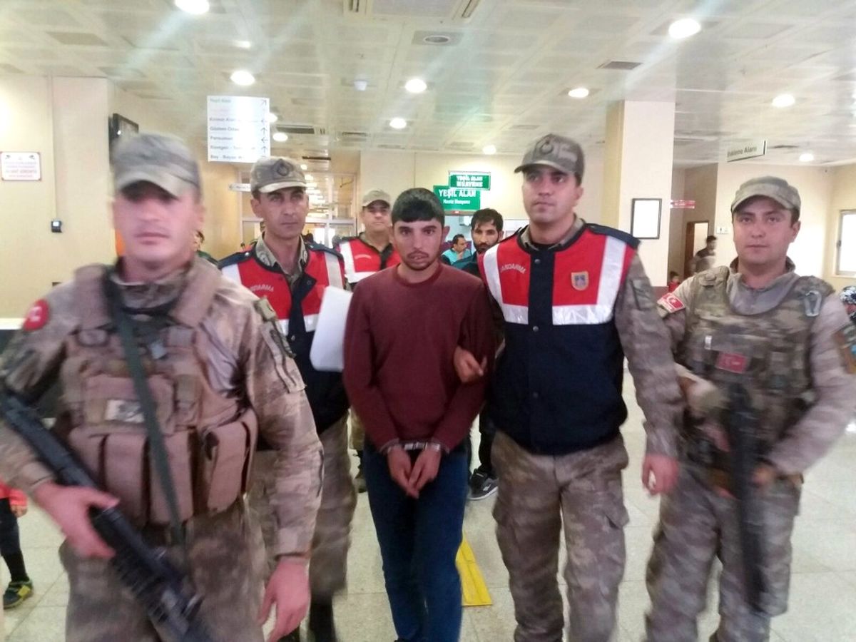 Şanlıurfa\'da Pkk/pyd Terör Örgütü Üyesi 2 Kişi Tutuklandı