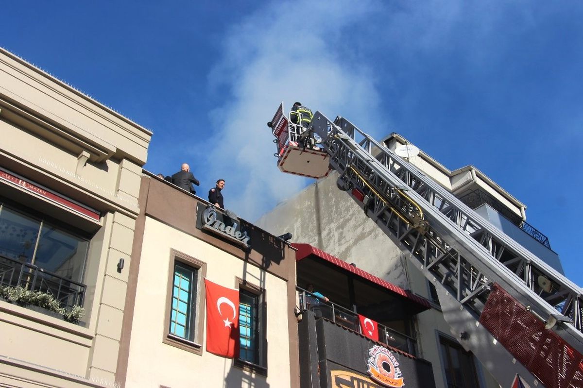 Şehir Merkezinde Korkutan Yangın