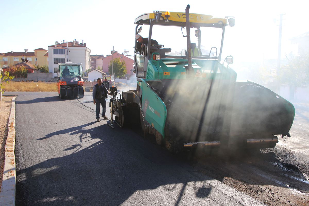 Sümer Mahallesi\'nde Asfalt Çalışmaları Devam Ediyor