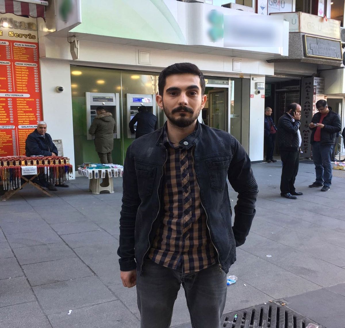 Tekrar Atm\'ye Gidince Şok Oldu: 1 TL Bırakmışlar