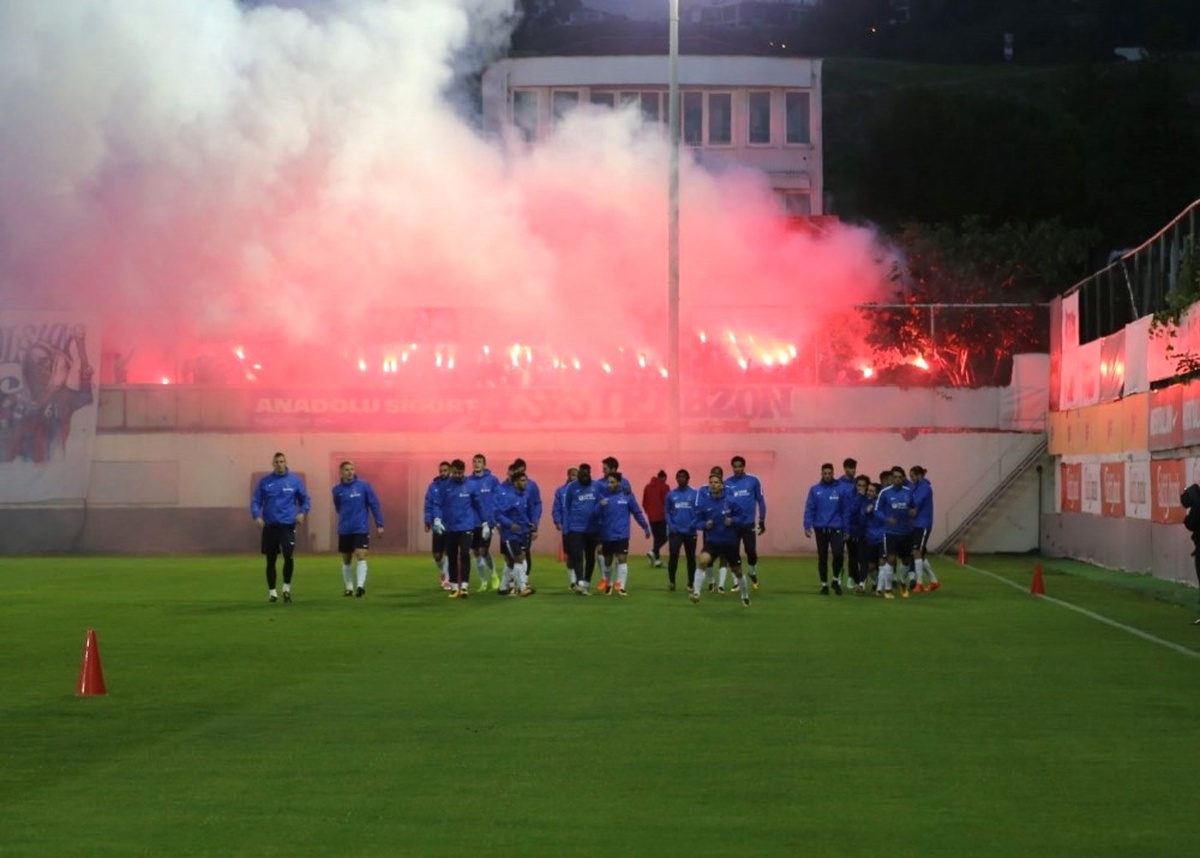 Trabzonspor Yağmur Altında Çalıştı