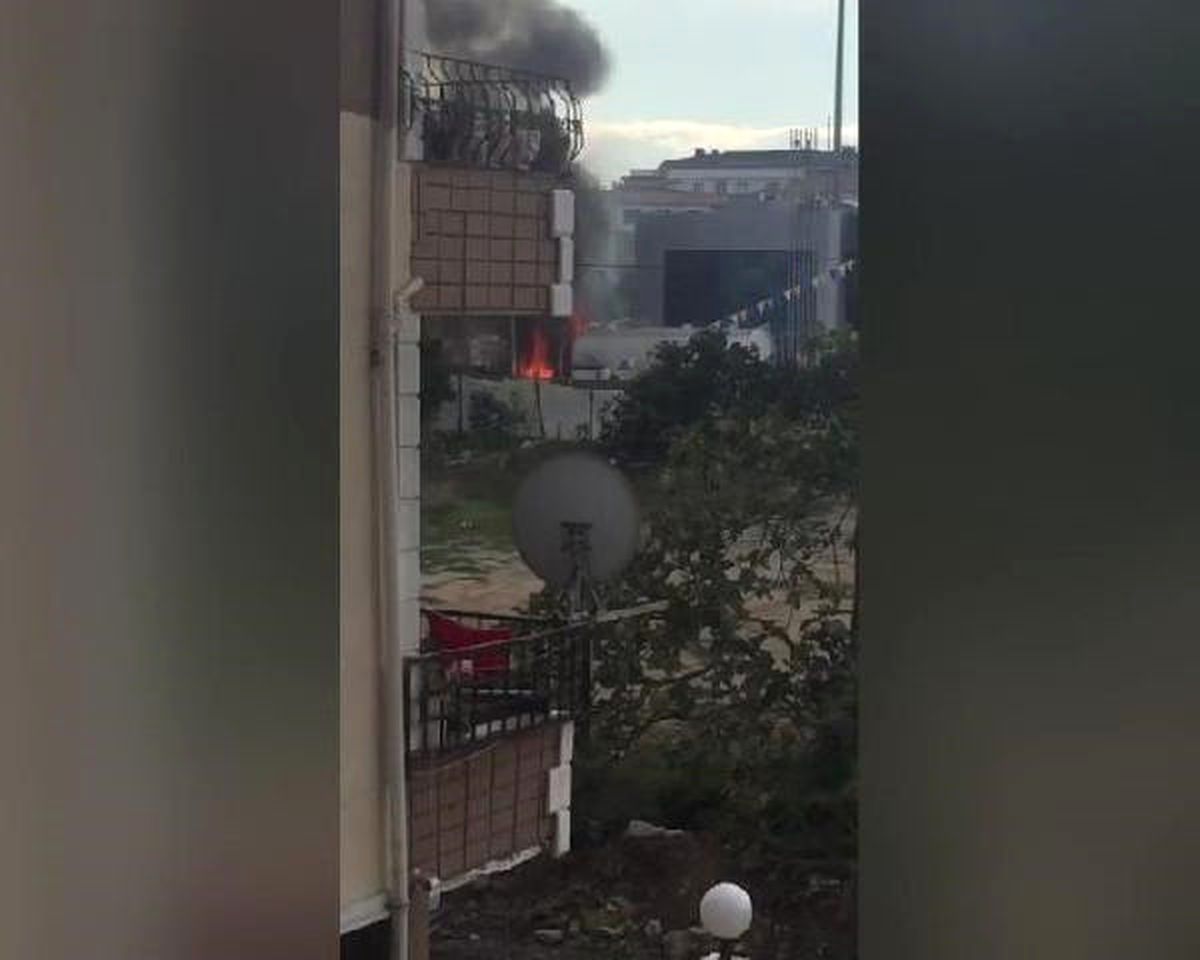 Tuzla\'da Akaryakıt İstasyonunda Yanan Tankerdeki Patlama Anı Kamerada