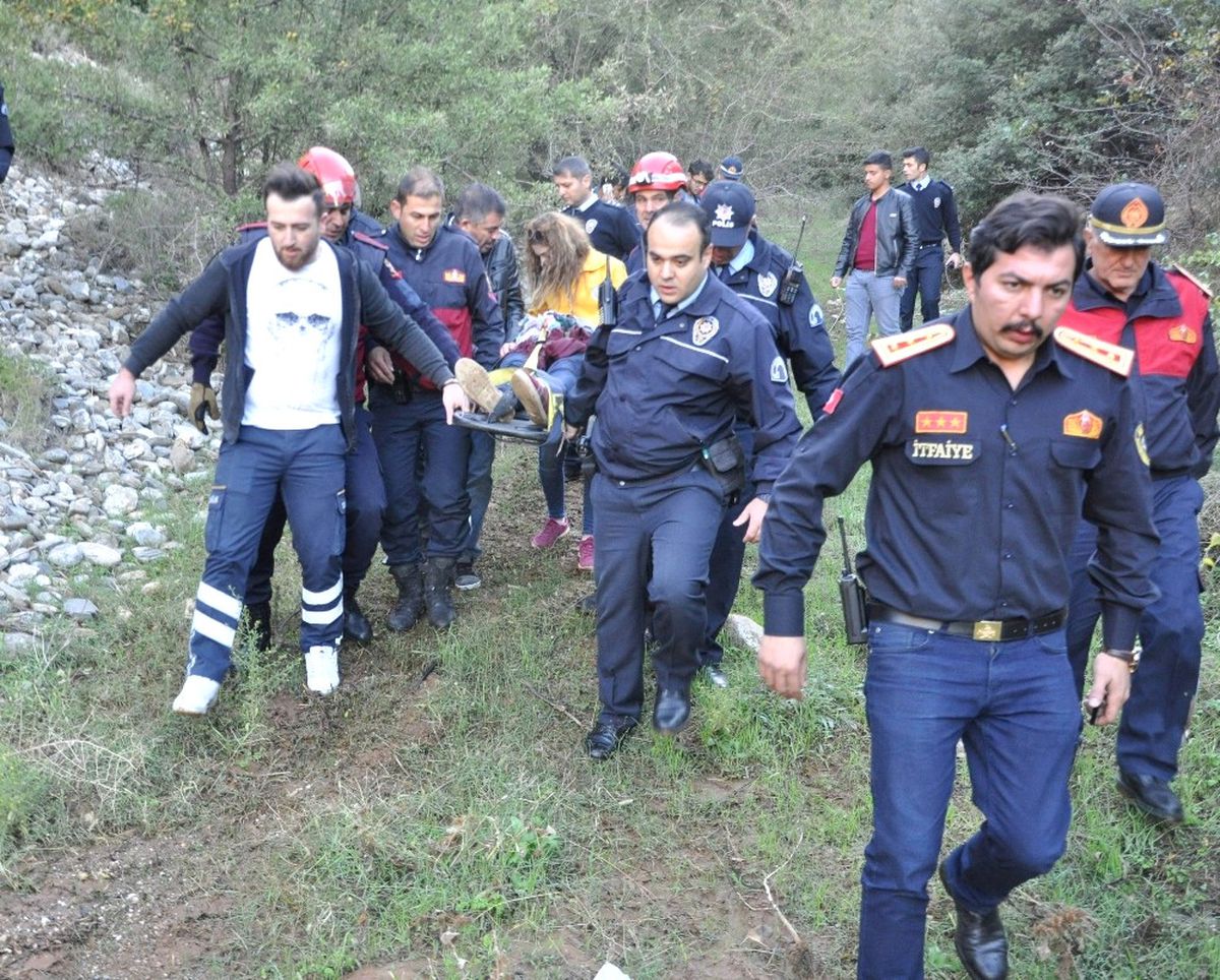 Uçuruma Düşen Genç Kız Hafif Yaralandı