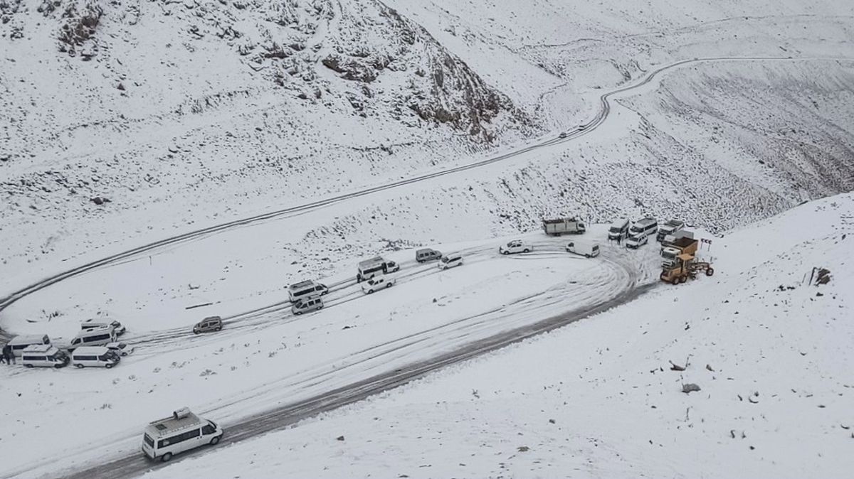 Van- Bahçesaray Yolu Ulaşıma Açıldı