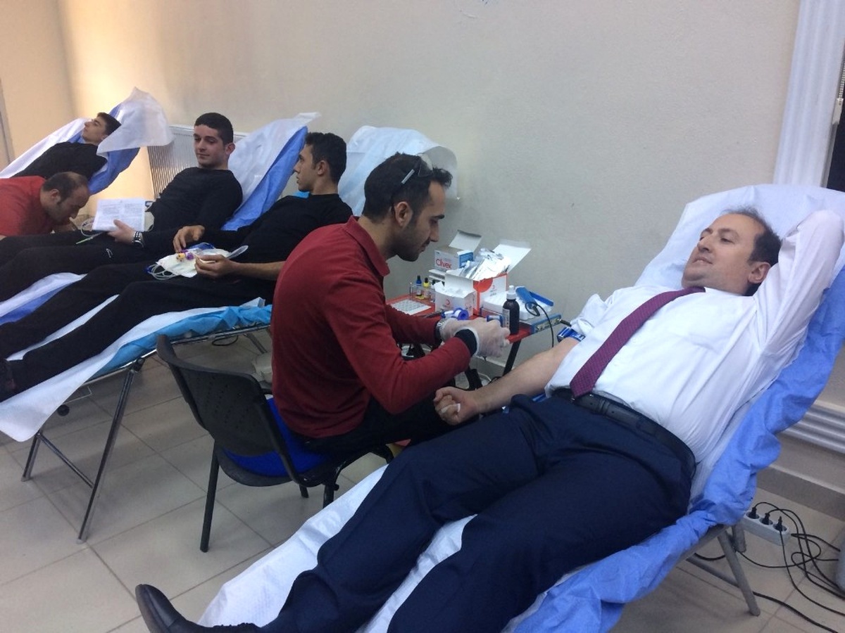 14 Kez Kan Bağışında Bulunan Valiye Bronz Madalya