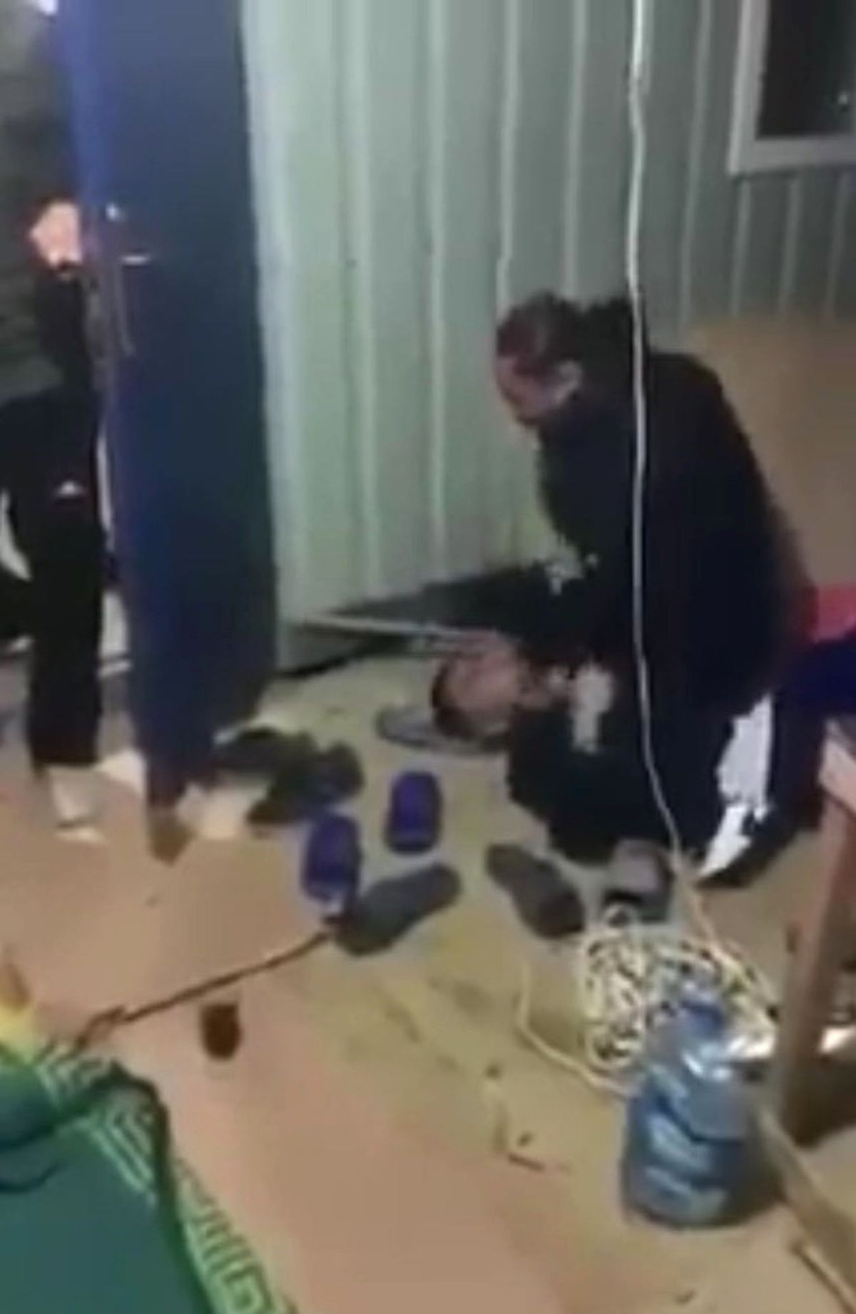 3 Iraklı Başka Bir Iraklı Genci Öldüresiye Döverek Cep Telefonuna Kaydetti