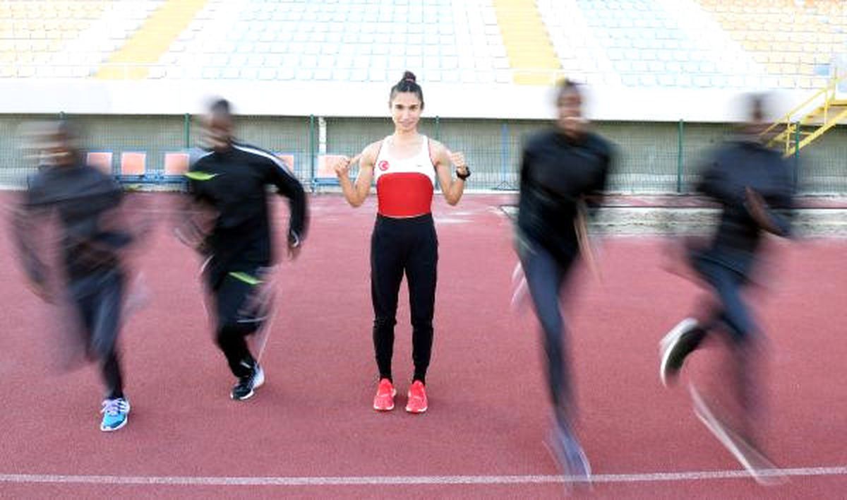 Arkadaş Şakasıyla Başladığı Atletizmde Tarih Yazıyor