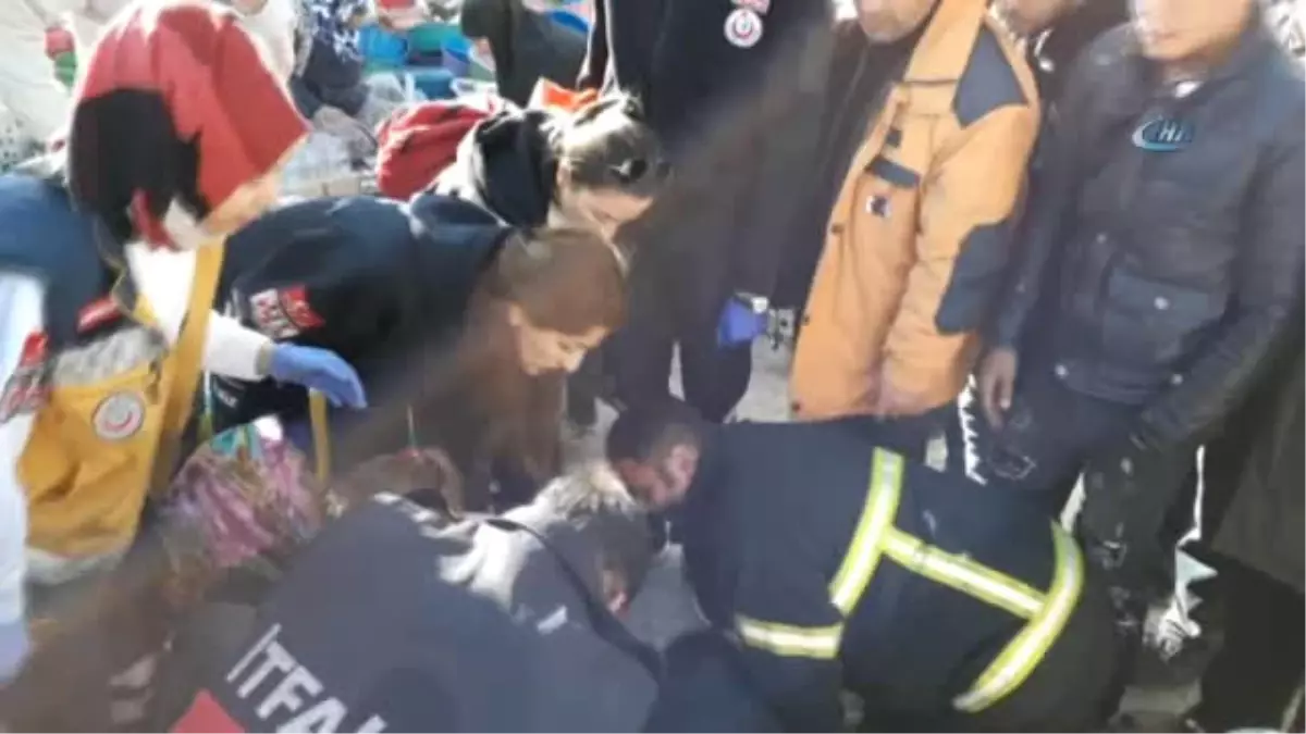 Ayağı Su Borusuna Sıkışan Küçük Çocuk Kurtarıldı